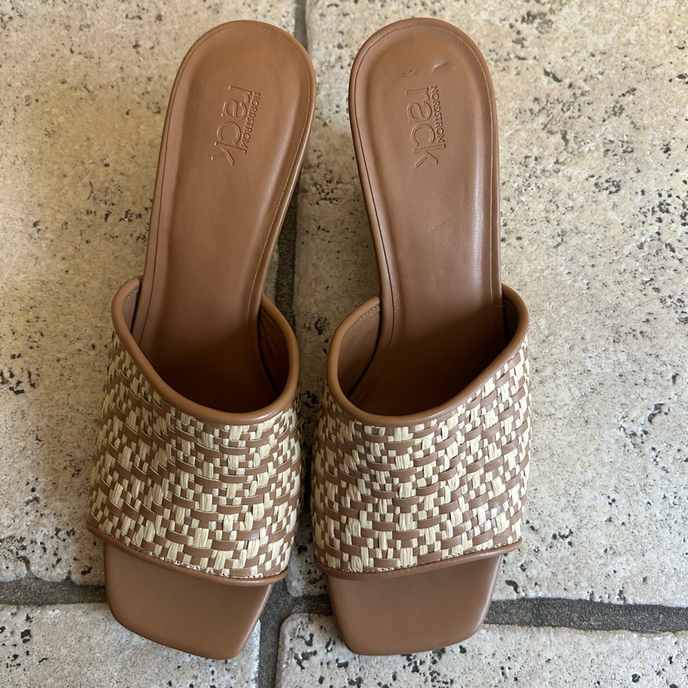 Brown Sandals (Nordstrom Rack Brand) size 10M